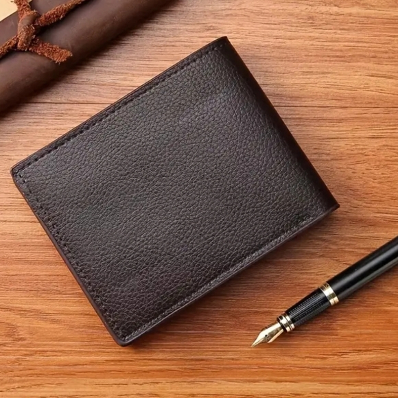 Soft leather eagle engraved mens wallet! NWT! - Picture 3 of 6